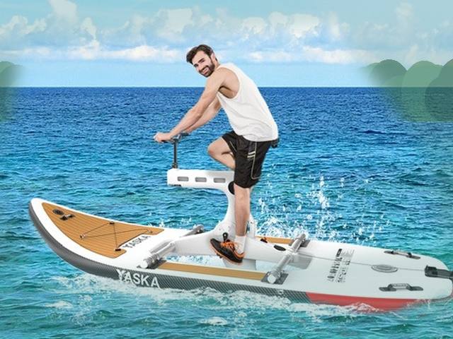 Waterbike auf einem Badesee