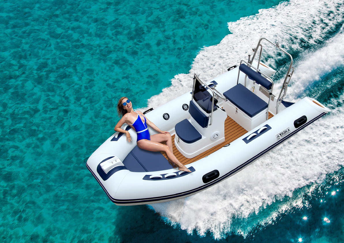 Yaska RIB auf dem Wasser